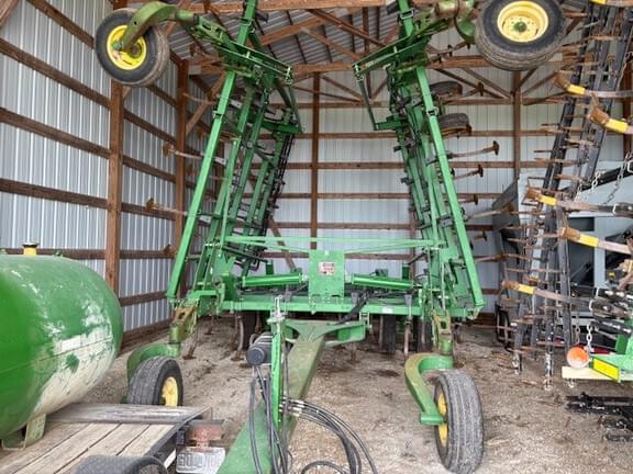 Image of John Deere 2210 equipment image 3