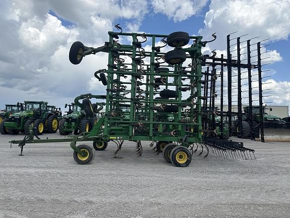 Image of John Deere 2210 equipment image 1