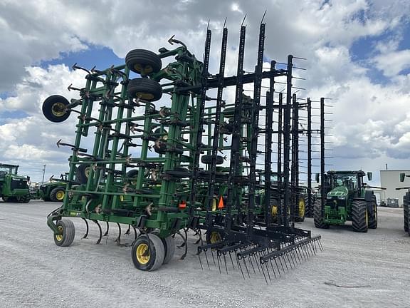 Image of John Deere 2210 equipment image 2