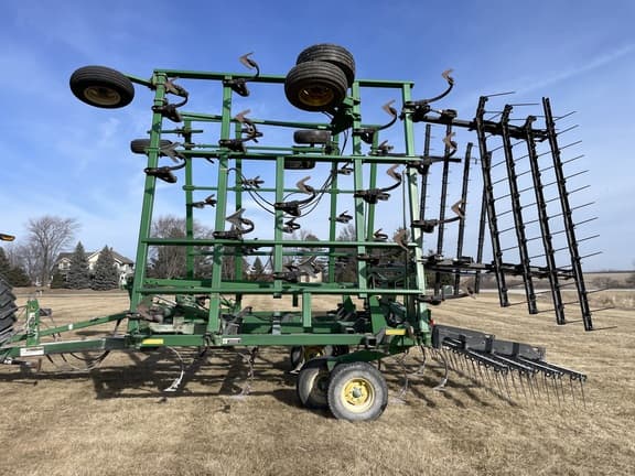 Image of John Deere 2210 equipment image 1