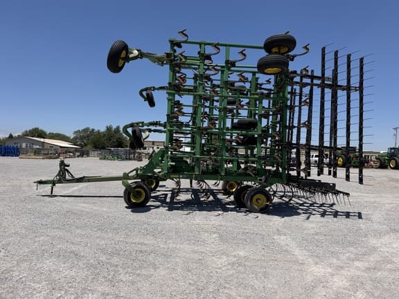 Image of John Deere 2210 equipment image 1
