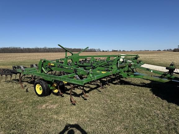 Image of John Deere 2210 Image 0