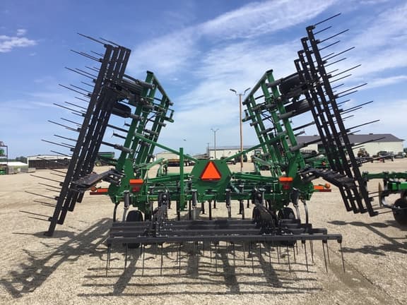 Image of John Deere 2210 equipment image 4