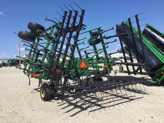 Image of John Deere 2210 equipment image 4