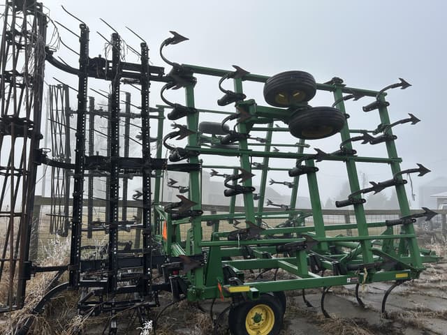 Image of John Deere 2210 equipment image 2