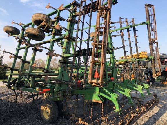 Image of John Deere 2210 equipment image 2
