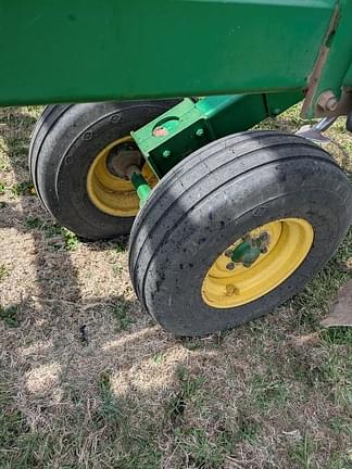 Image of John Deere 2210 equipment image 4