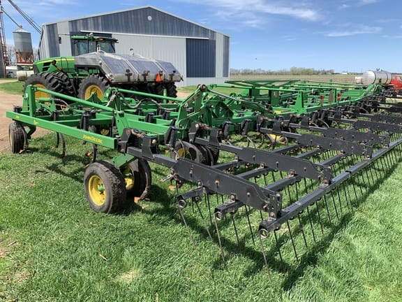 Main image John Deere 2210