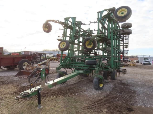 Image of John Deere 2210 equipment image 1