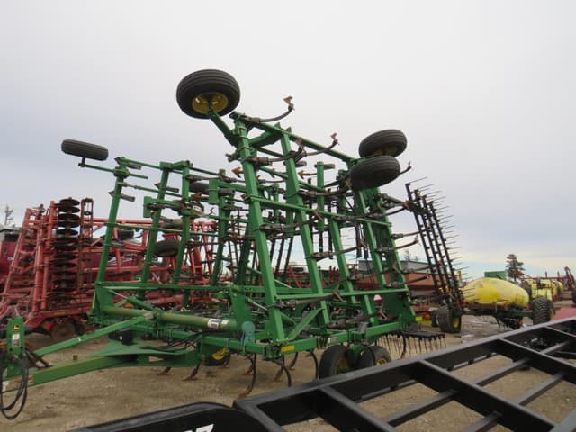 Image of John Deere 2210 equipment image 2