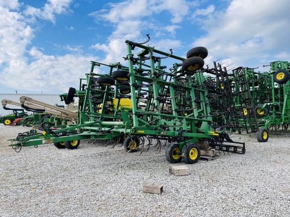 Image of John Deere 2210 equipment image 1