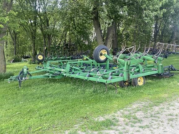 Image of John Deere 2210 Primary image