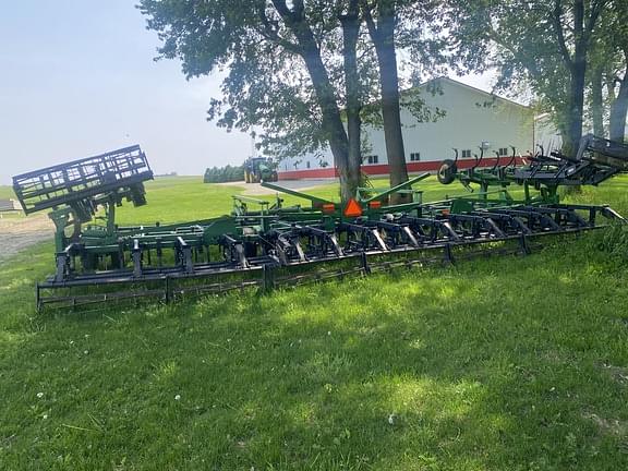 Image of John Deere 2210 equipment image 3