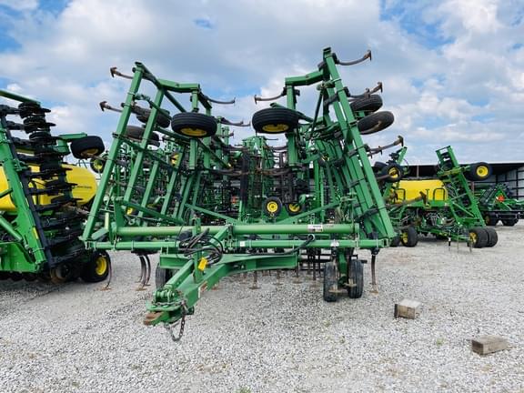 Image of John Deere 2210 Primary image