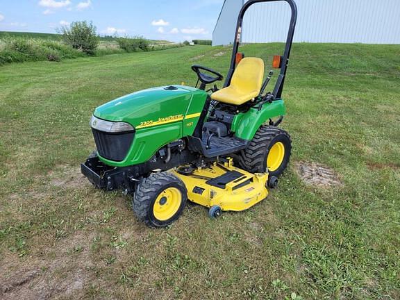 Image of John Deere 2305 equipment image 1