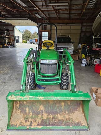 Image of John Deere 2305 equipment image 2
