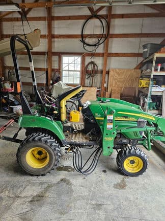 Image of John Deere 2305 equipment image 1