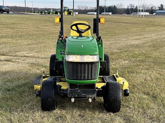 Image of John Deere 2305 equipment image 1