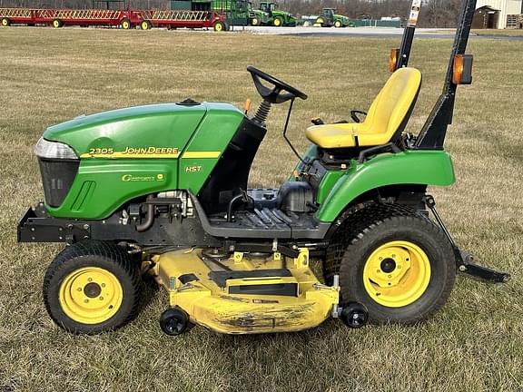 Image of John Deere 2305 equipment image 3