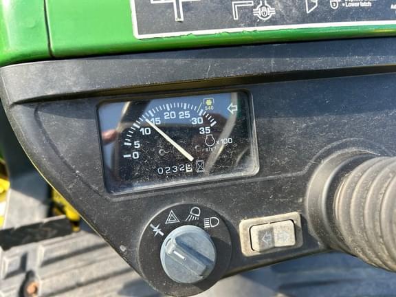 Image of John Deere 2305 equipment image 2