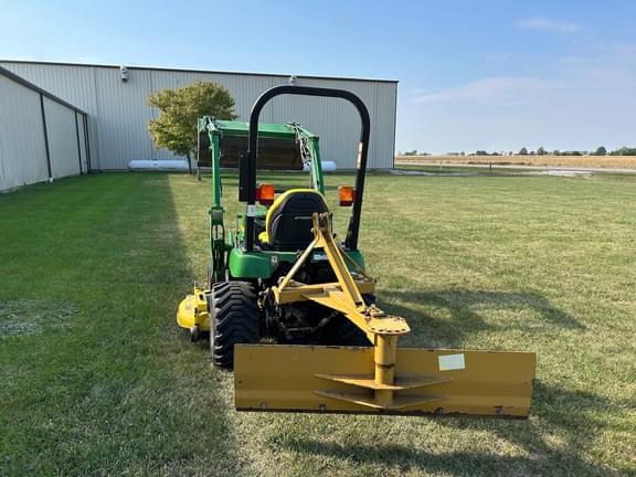 Image of John Deere 2305 equipment image 4