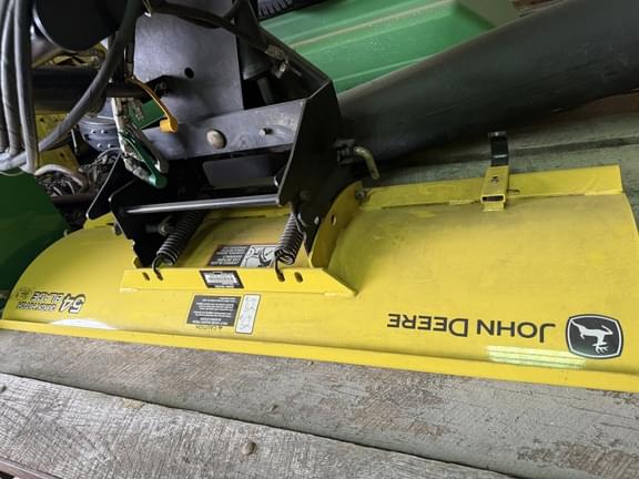 Image of John Deere 2305 equipment image 4