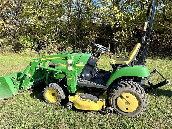 Image of John Deere 2305 equipment image 2