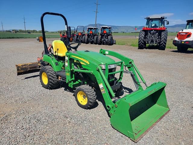 Image of John Deere 2305 equipment image 1