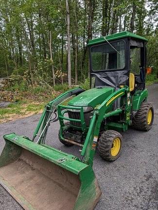 Image of John Deere 2305 equipment image 1