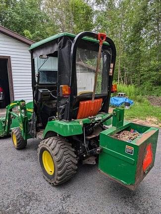 Image of John Deere 2305 equipment image 2