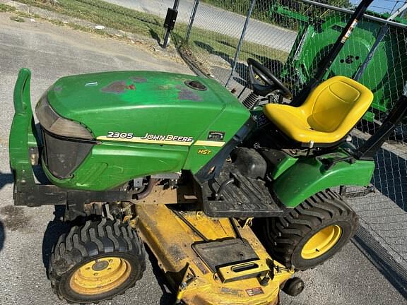 Image of John Deere 2305 equipment image 1