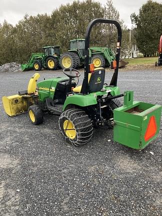 Image of John Deere 2305 equipment image 2