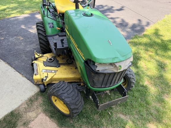 Image of John Deere 2305 equipment image 3