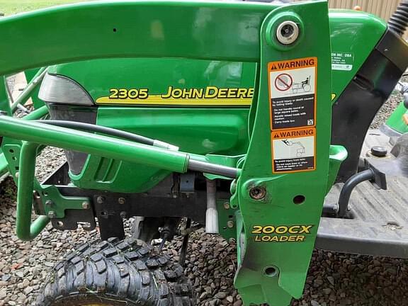 Image of John Deere 2305 equipment image 4