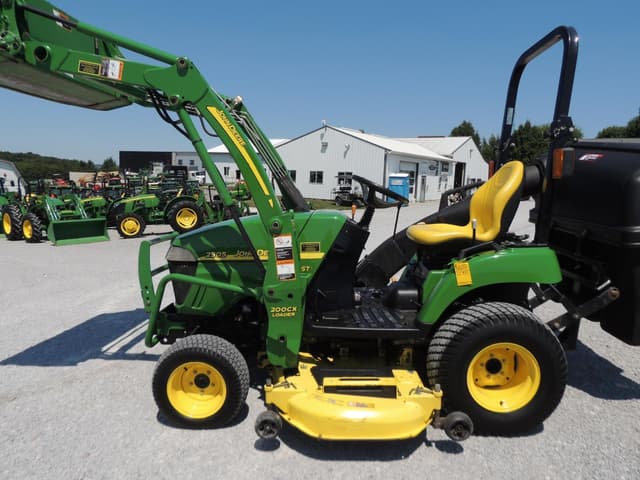 Image of John Deere 2305 equipment image 2