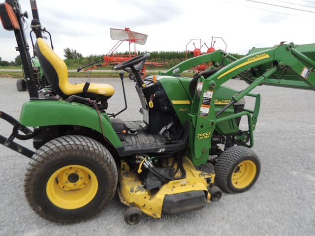 Image of John Deere 2305 equipment image 3