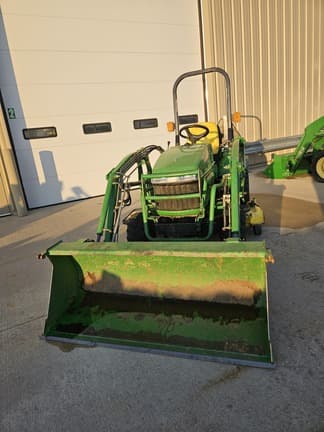 Image of John Deere 2305 equipment image 1