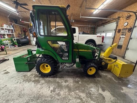 Image of John Deere 2305 equipment image 3