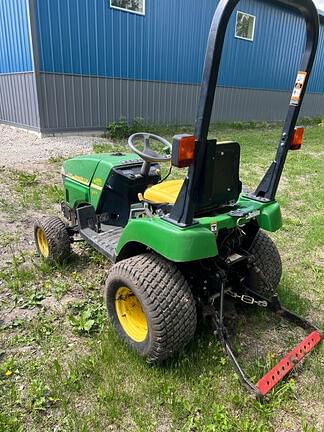 Image of John Deere 2305 equipment image 2