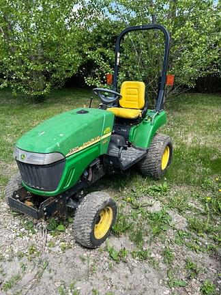 Image of John Deere 2305 equipment image 1