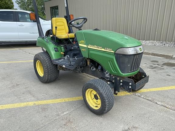 Image of John Deere 2305 equipment image 2