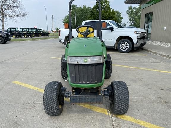 Image of John Deere 2305 equipment image 3