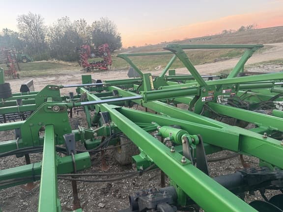 Image of John Deere 2310 equipment image 4