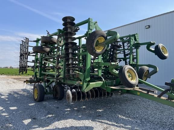 Image of John Deere 2310 Primary image