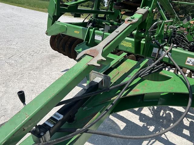 Image of John Deere 2310 equipment image 3