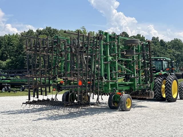 Image of John Deere 2310 equipment image 2