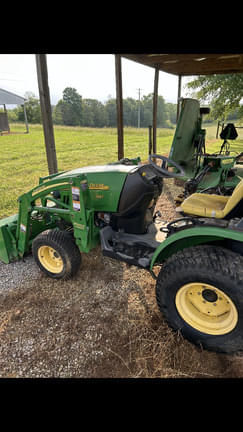 Image of John Deere 2320 equipment image 3