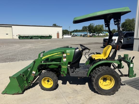 Image of John Deere 2320 equipment image 1