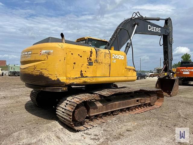 Image of John Deere 240D equipment image 4
