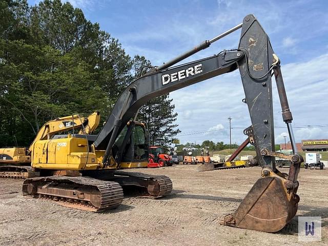 Image of John Deere 240D equipment image 2